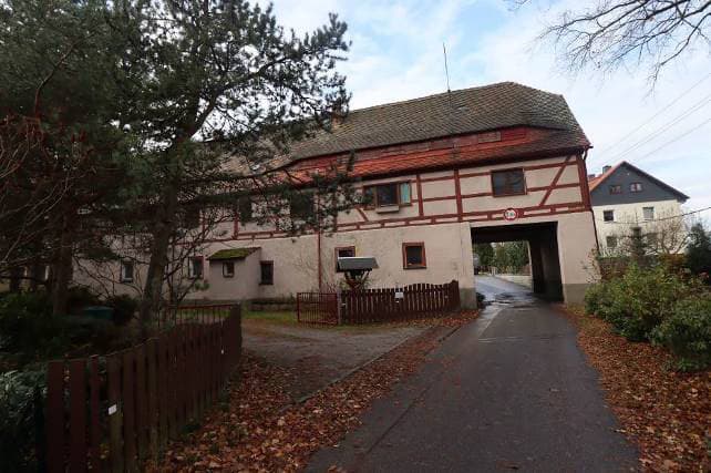 Wohnhaus und Gebäude ehemals Tischlerei