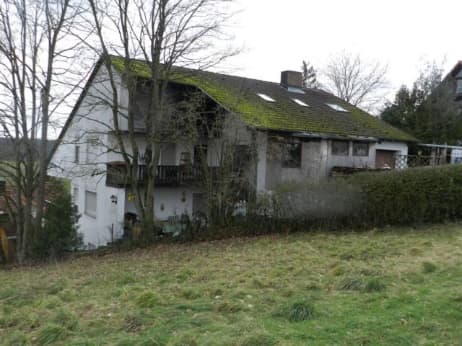 Eigentumswohnung (ab 5 Zimmer), Garage, Mehrfamilienhaus, 6-Zimmer-Wohnung im Untergeschoss und 5-Zimmer-Wohnung im Erdgeschoss; Mitnutzung der Doppelgarage im Gemeinschaftseigentum