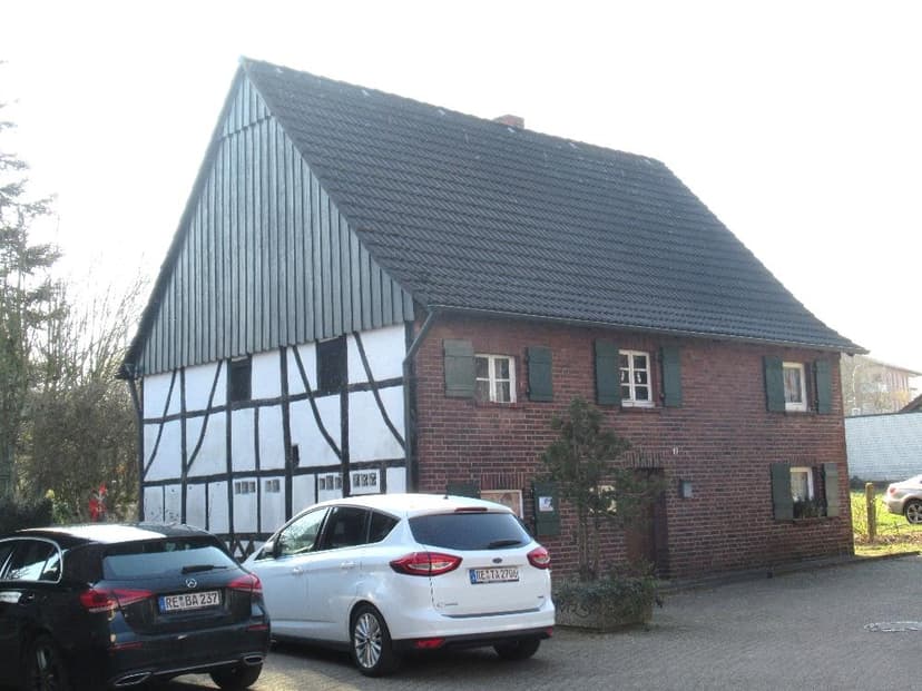 freistehendes Fachwerkhaus