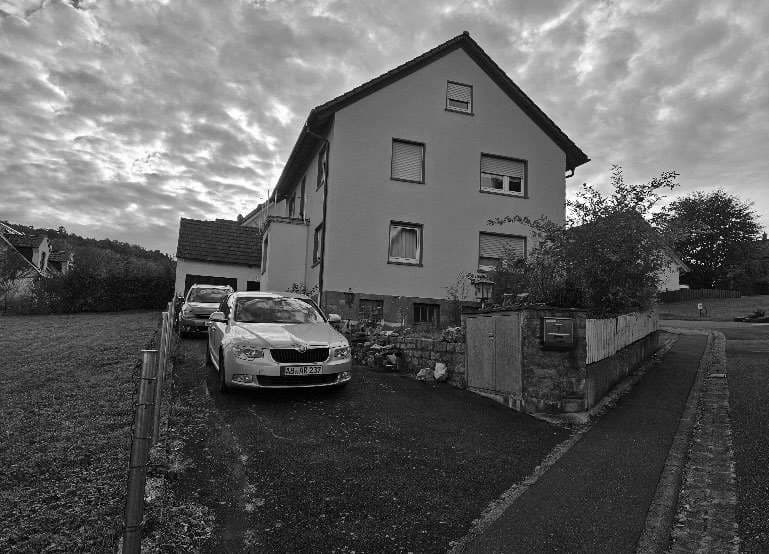 Zweifamilienhaus, Garage