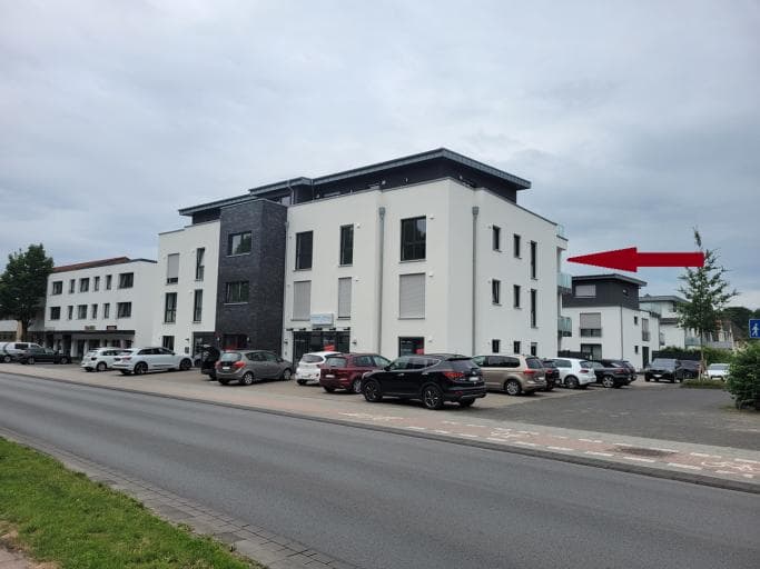 Kfz-Stellplatz, Eigentumswohnung (3 bis 4 Zimmer)