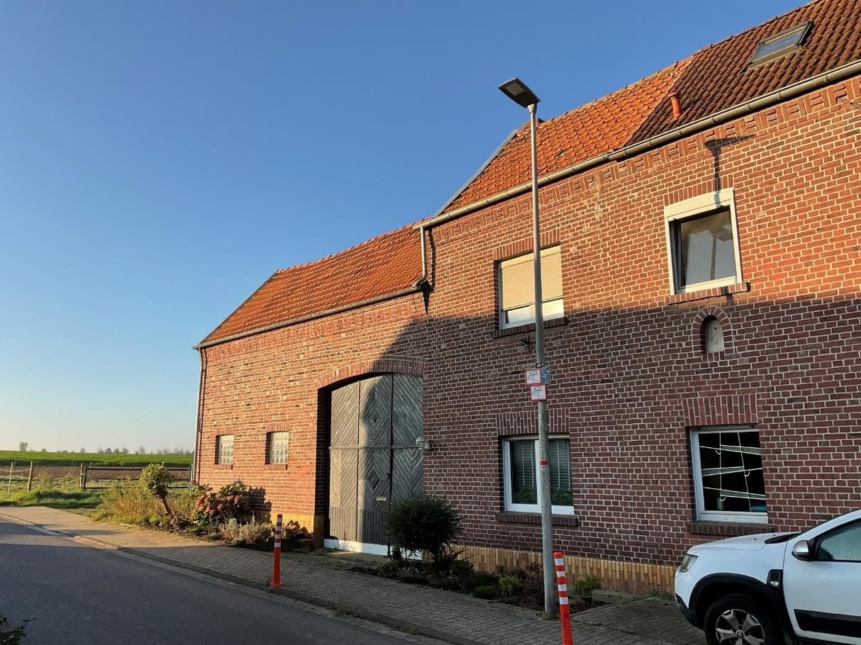 Ehem. Hofstelle mit Wohnhaus, Nebengebäude und Remise - Bild 1