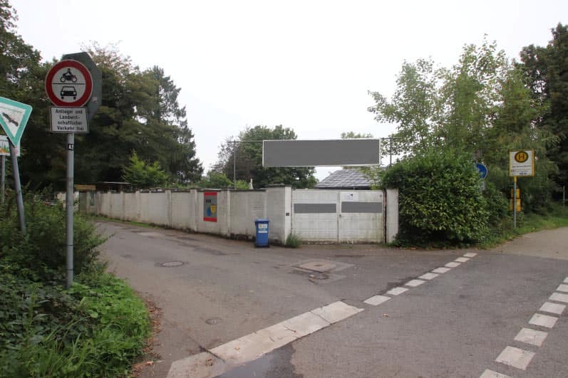 Einfamilienhaus, Zweifamilienhaus, gewerblich genutztes Grundstück