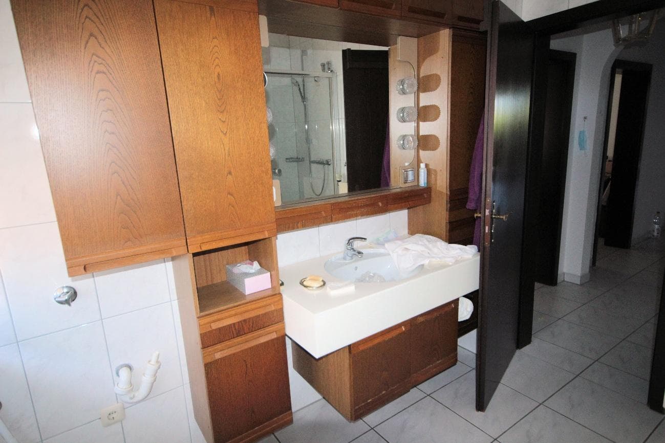 Kfz-Stellplatz, Garage, Eigentumswohnung (3 bis 4 Zimmer), Sondernutzungsrecht, Gartenfläche Nr. 1 - Bild 1