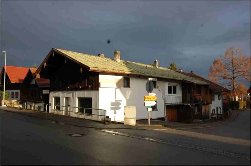 Wohn-/Geschäftshaus