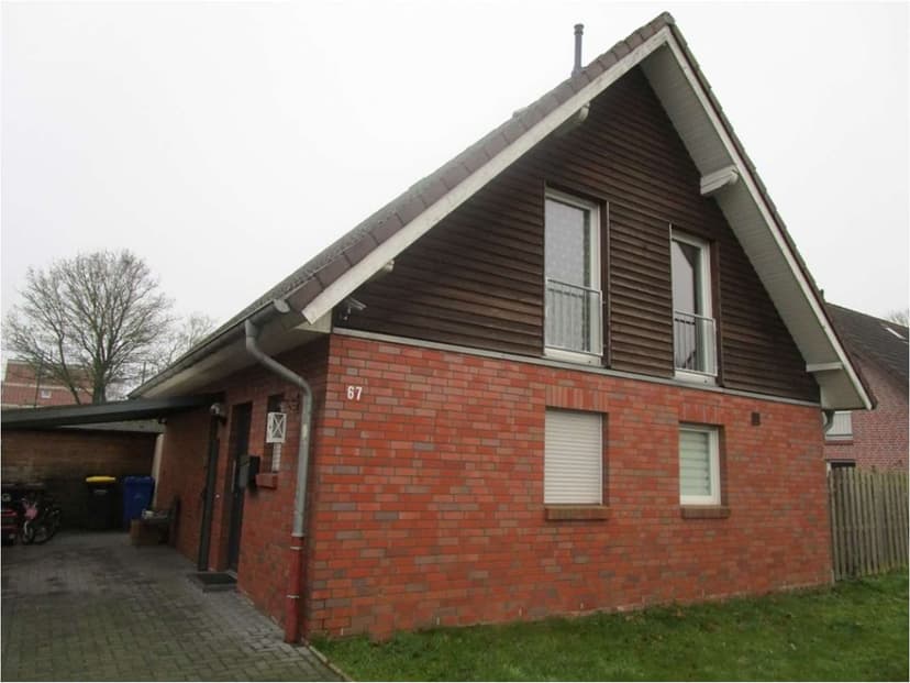 Einfamilienhaus, Carport und Abstellraum