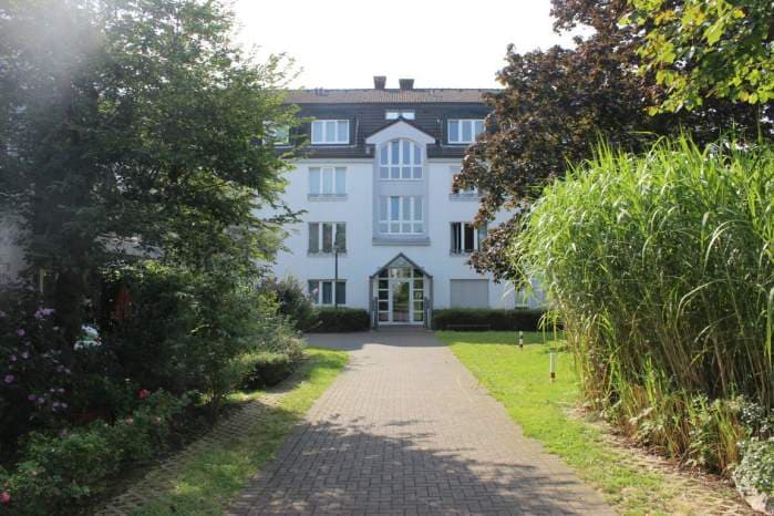 Kfz-Stellplatz (Tiefgarage), Eigentumswohnung (1 bis 2 Zimmer), Kfz-Stellplatz (Tiefgarage), Eigentumswohnung (1 bis 2 Zimmer)