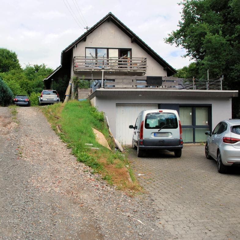 Mehrfamilienhaus, Garage, Baugrundstück