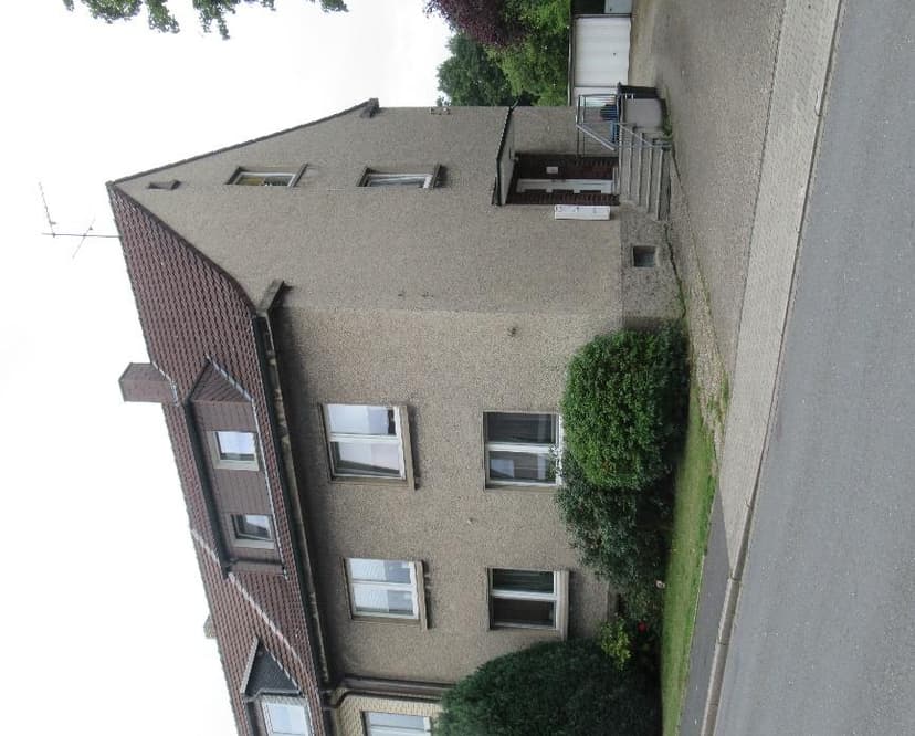 Mehrfamilienhaus, Garage