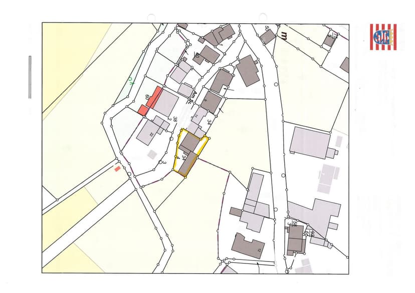 Mehrfamilienhaus, land- und forstwirtschaftlich genutztes Grundstück, Garten- und Grünland 