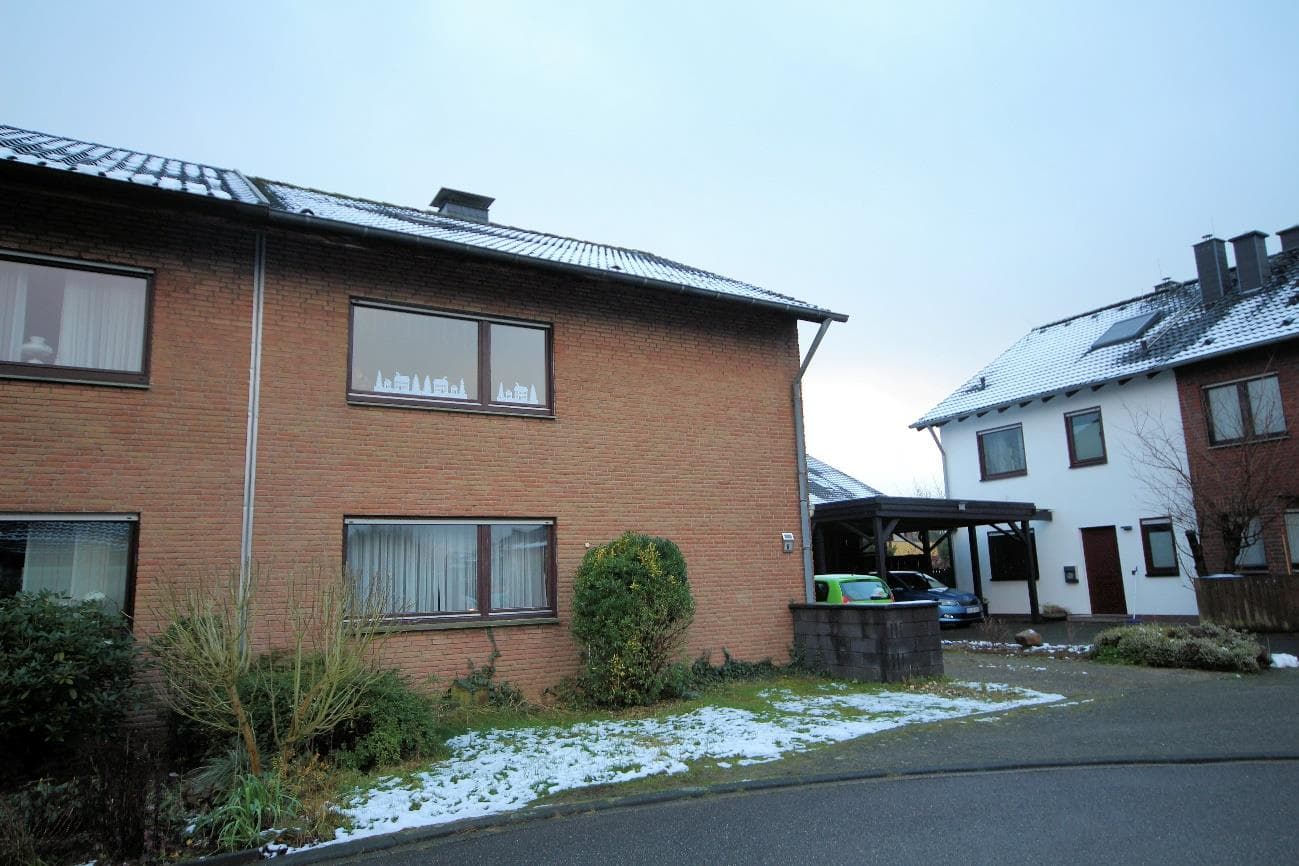 Garage, Doppelhaushälfte, mit Erbbaurecht belastetes Grundstück - Bild 1