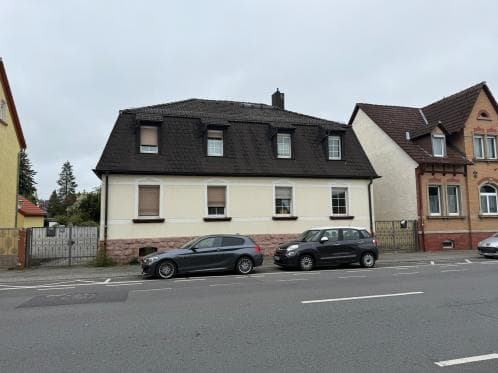 Einfamilienhaus, land- und forstwirtschaftlich genutztes Grundstück