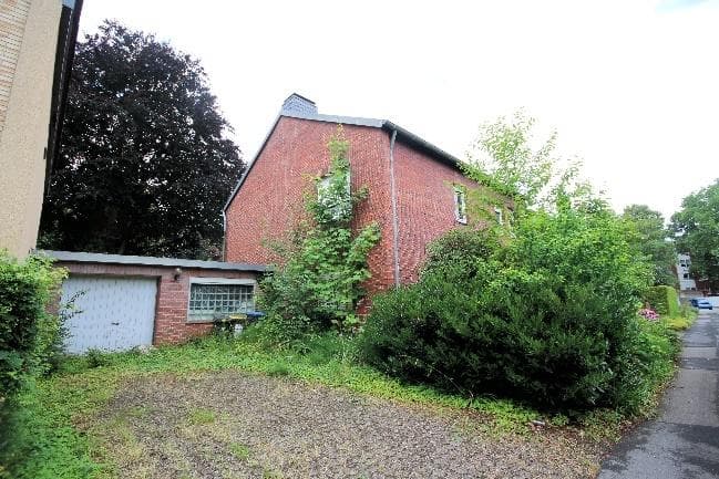 Zweifamilienhaus, Garage, Erbbaurecht