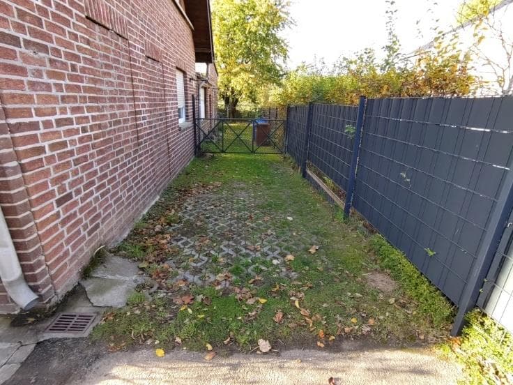 Zweifamilienhaus mit einer Garage