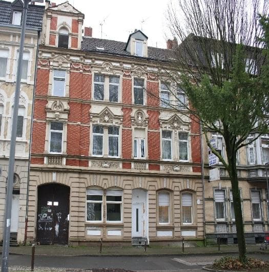 Eigentumswohnung (3 bis 4 Zimmer), Die ETW Nr. 4 wird zusammen mit der ETW Nr. 3 und der ETW Nr. 5 als wirtschaftliche Einheit genutzt und ist zum Wertermittlungsstichtag als Einheit vermietet.