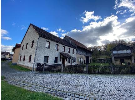 Wohnhaus inkl. Anbau u. Nebengebäude
