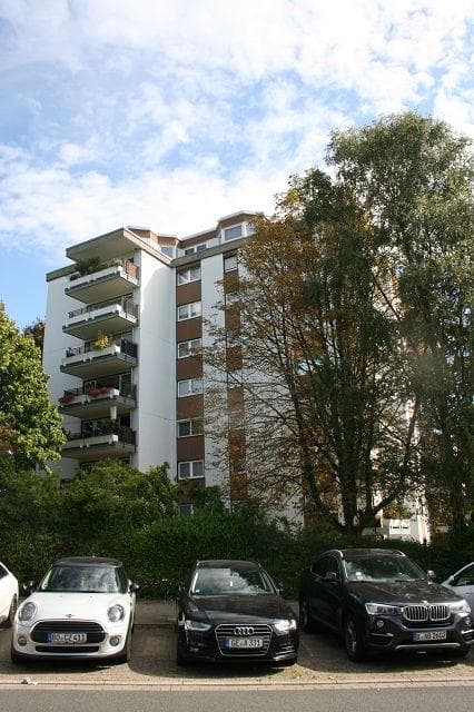 Kfz-Stellplatz (Tiefgarage), Eigentumswohnung (1 bis 2 Zimmer) - Bild 1