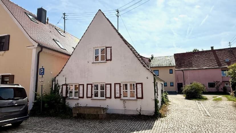 unbebautes Grundstück, Wohn-/Geschäftshaus