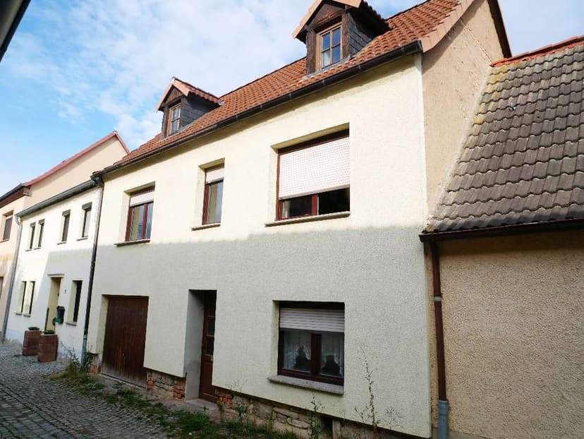 Einfamilienhaus-Wohnhaus mit rückseitigem Anbau