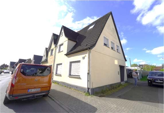 Doppelhaushälfte