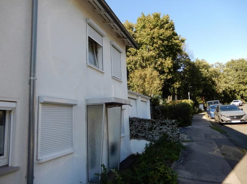 Reihenhaus, 2 Garagen