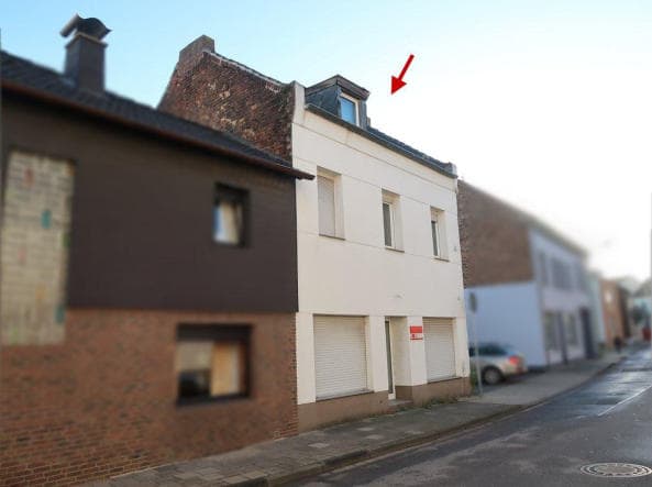 Zweifamilienhaus, Gewerbeeinheit (z.B. Laden, Büro), Garage