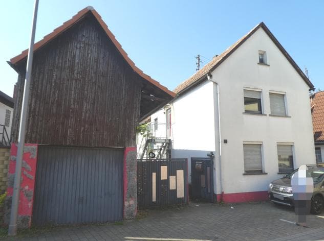 Einfamilienhaus, land- und forstwirtschaftlich genutztes Grundstück