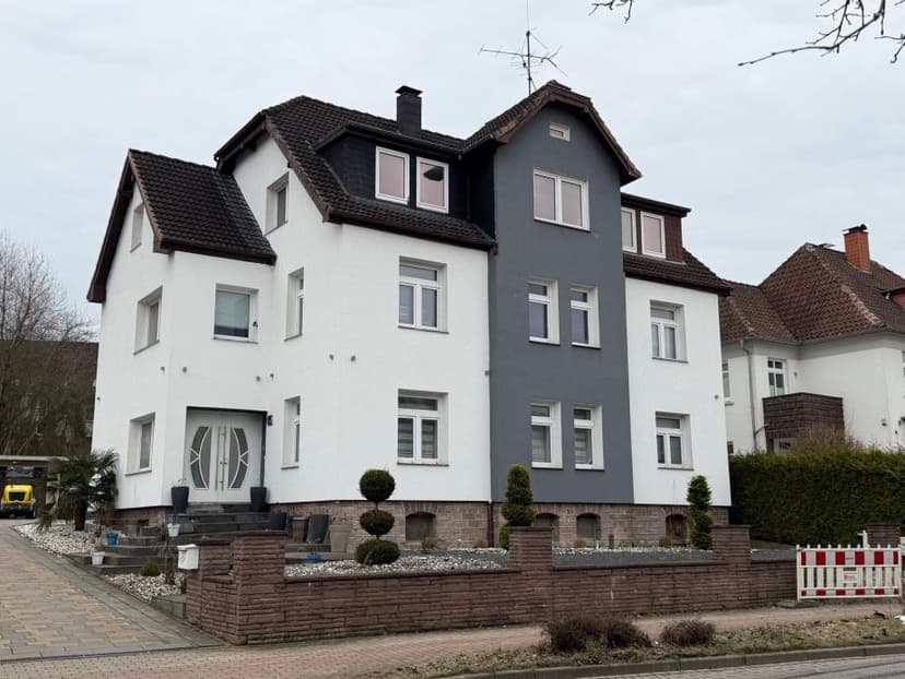 Wohnhaus mit Anbau und Baugrundstück