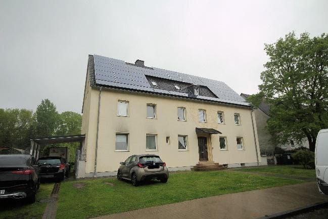 Mehrfamilienhaus, Carport, Gartengrundstück mit Gartenhaus, Pool, Pavillion