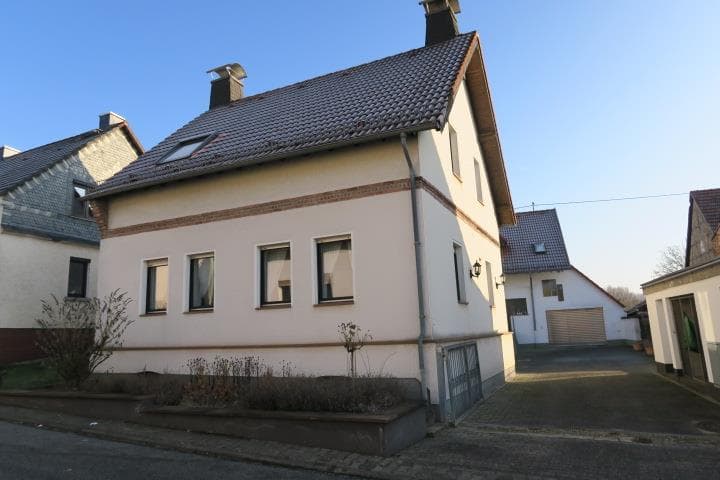 Einfamilienhaus, Wohn-und Lagergebäude