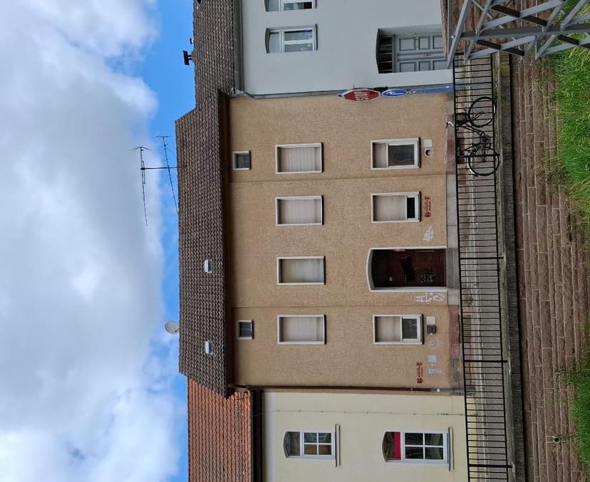 Mehrfamilienhaus, Sonstiges