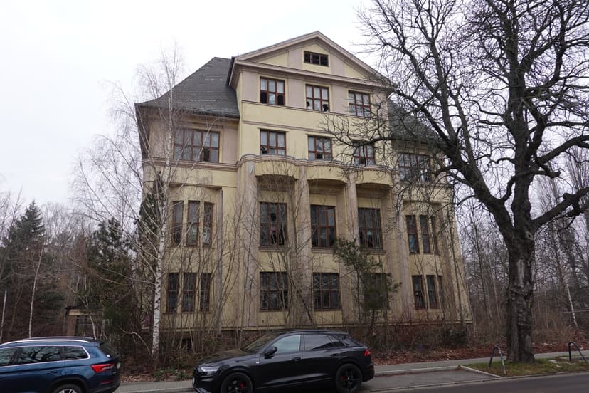 Wohn-/Geschäftshaus