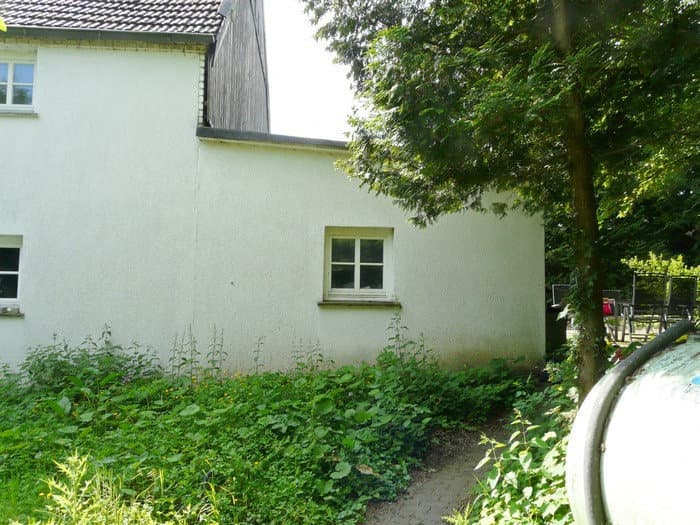 unbebautes Grundstück, Doppelhaushälfte, und eine Erschließungsfläche - Bild 1