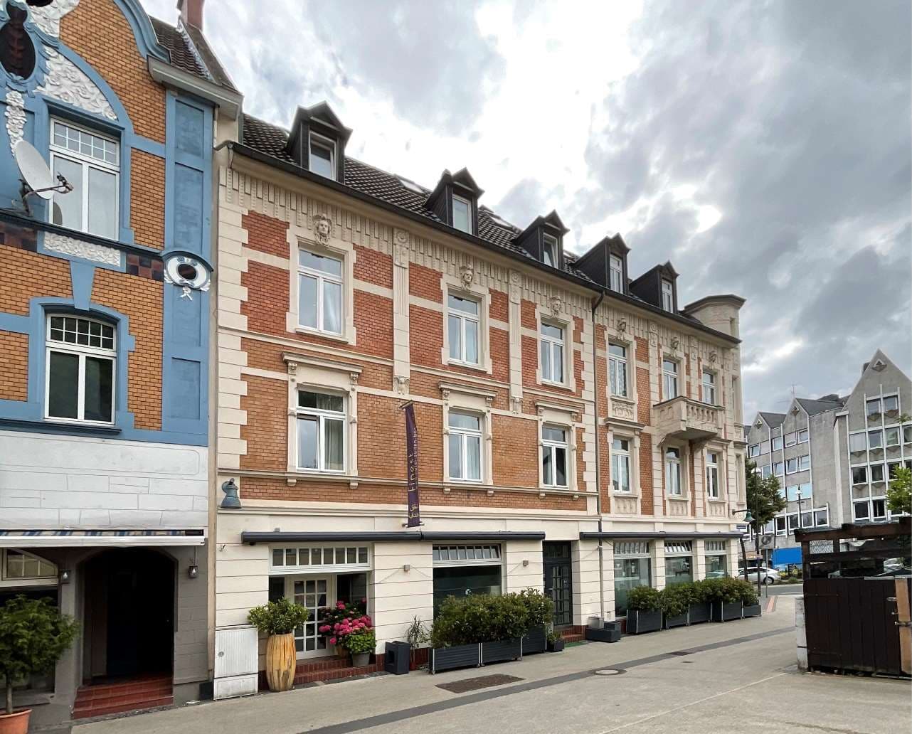 Wohn-/Geschäftshaus, Gewerbeeinheit (z.B. Laden, Büro), Ladenlokal Erdgeschoss - Bild 1
