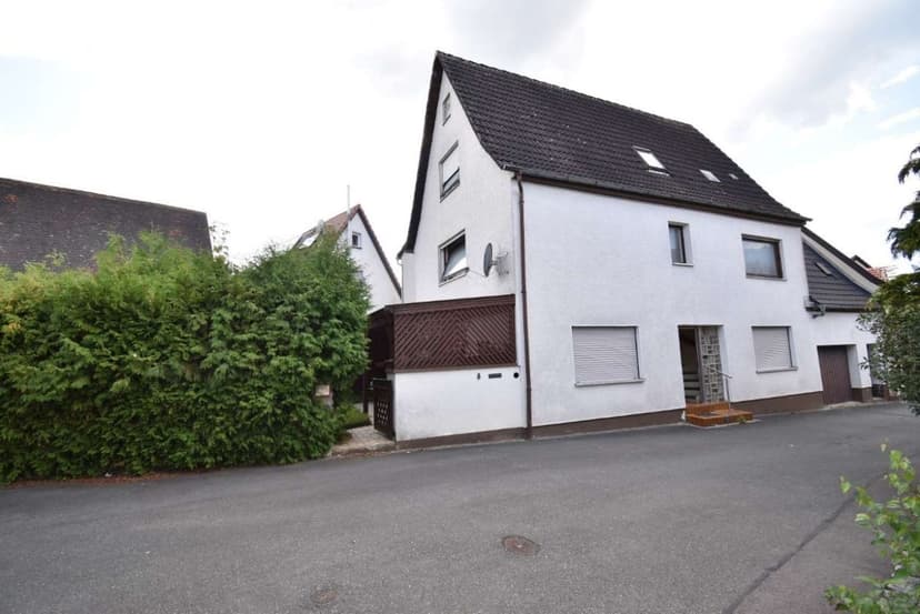 Ein-/Zweifamilienhaus, Garage
