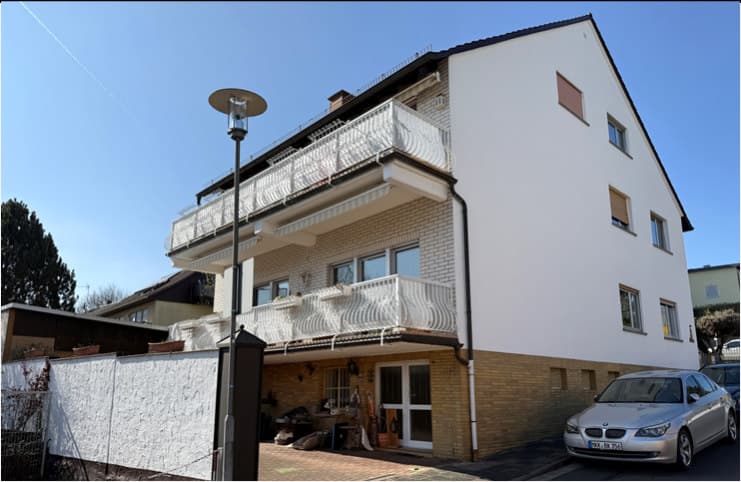 Mehrfamilienhaus, Garage