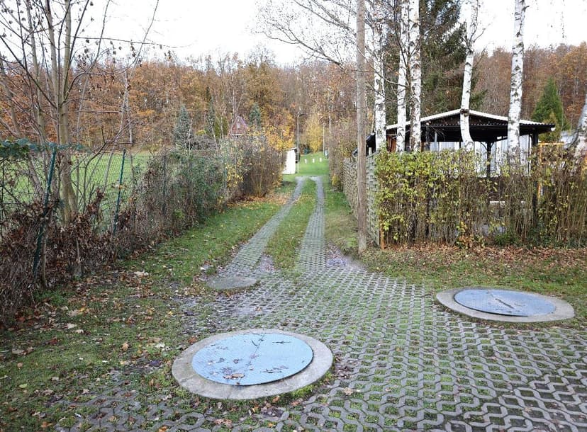 Sonstiges, Bungalow, Wald- und Verkehrsfläche