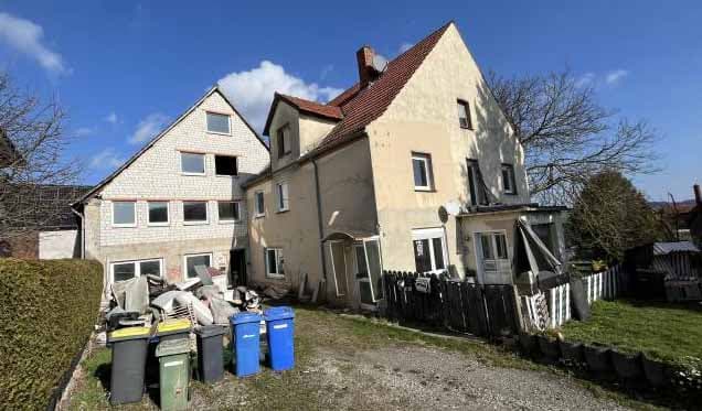 Mehrfamilienhaus, ehemaliges landwirtschaftliches Objekt - Mehrfamilienhaus