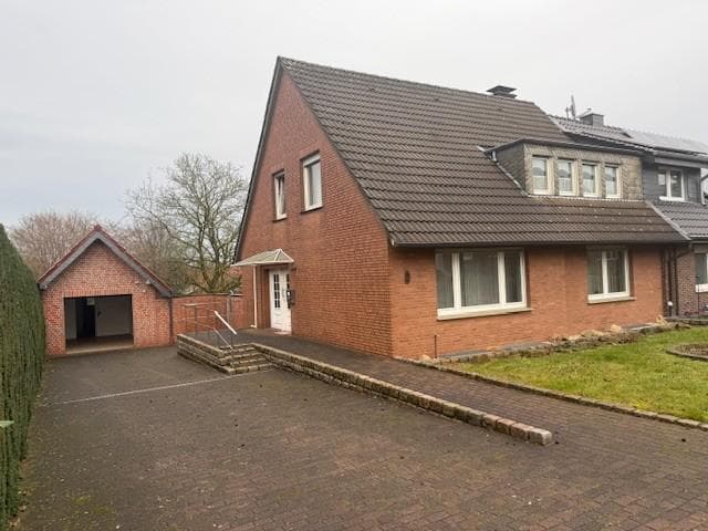 Garage, Einfamilienhaus, Doppelhaushälfte