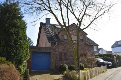 Kfz-Stellplatz, Garage, Einfamilienhaus